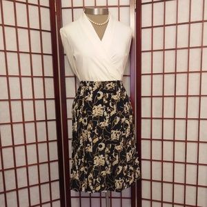 3/$15 CLOSET CLOSING NAVY GOLD WHITE PLEATED SKIRT